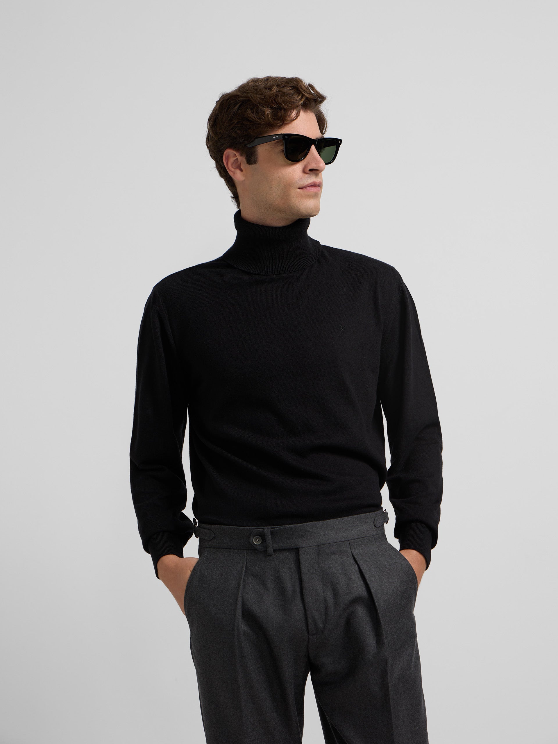 Unique black turtleneck jersey