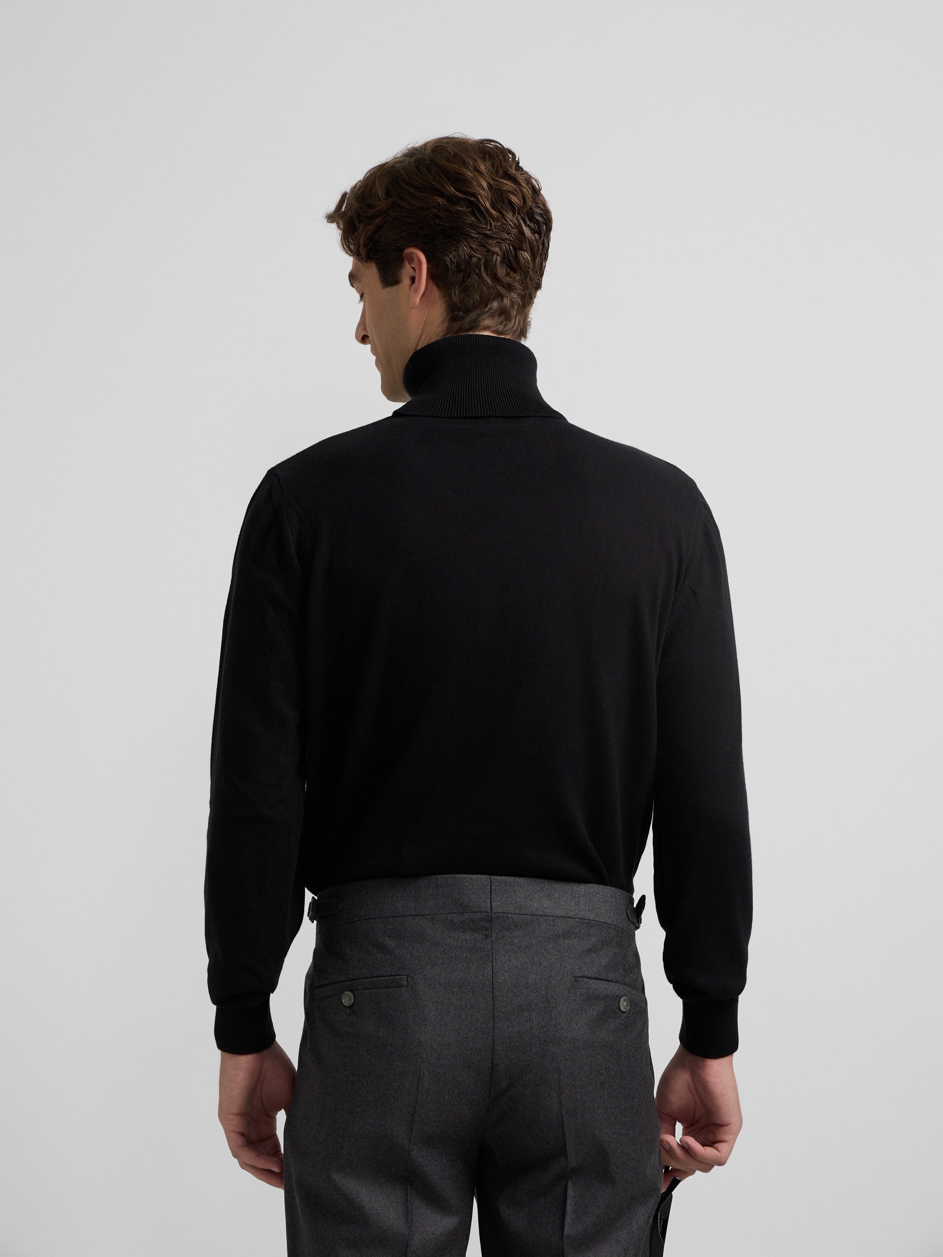 Unique black turtleneck jersey