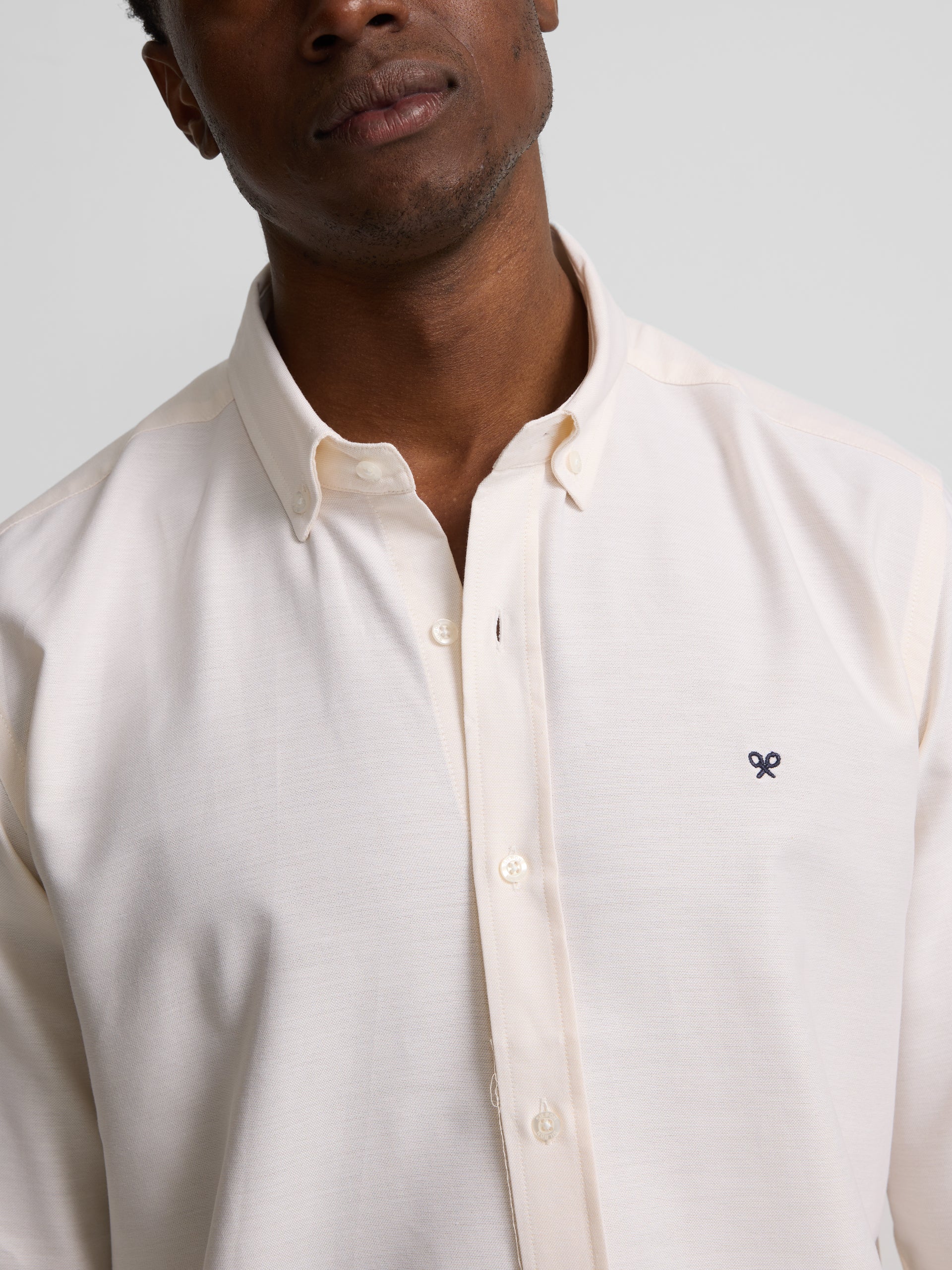 Camisa sport oxford crema