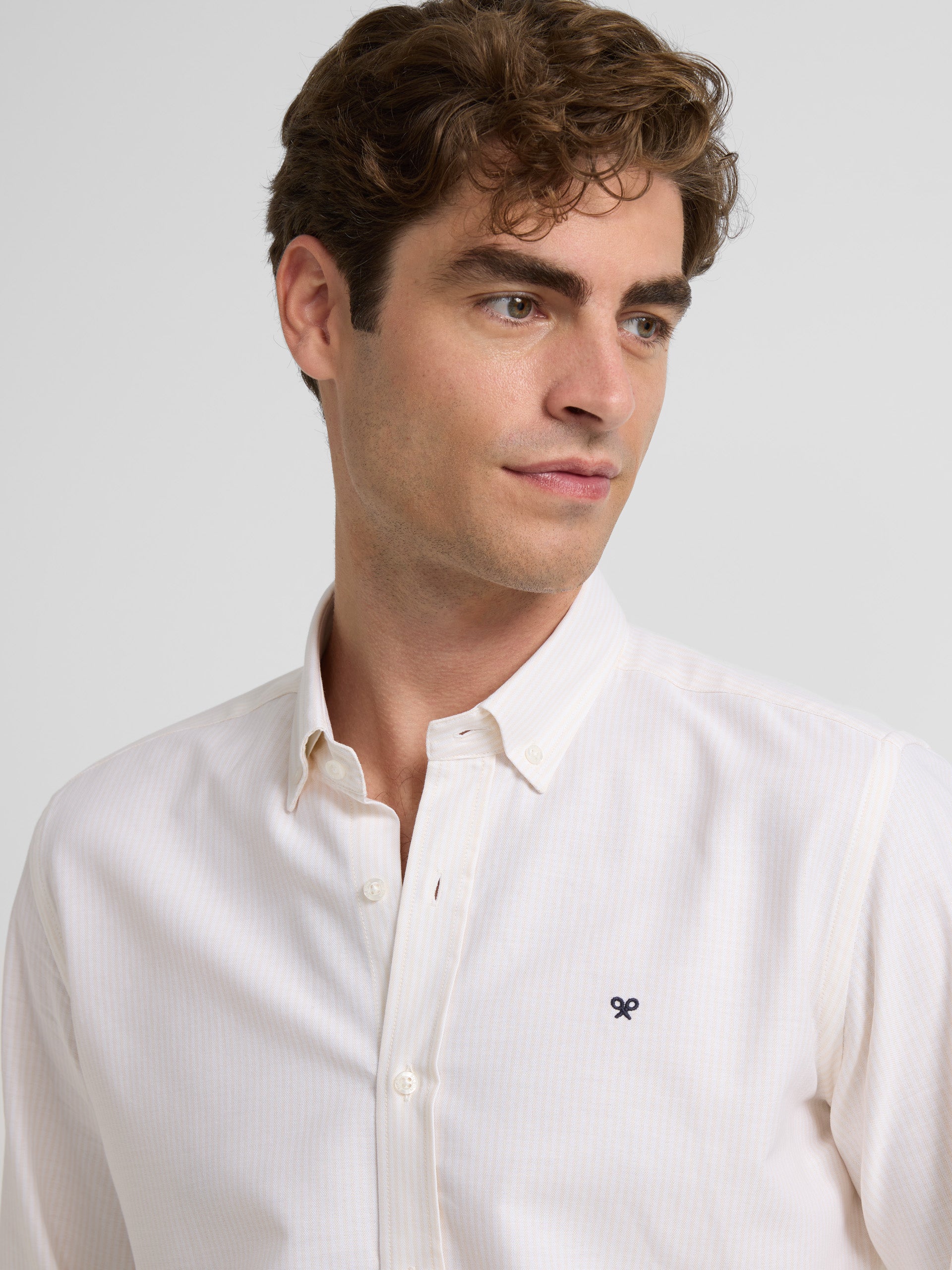 Camisa sport oxford rayas crema