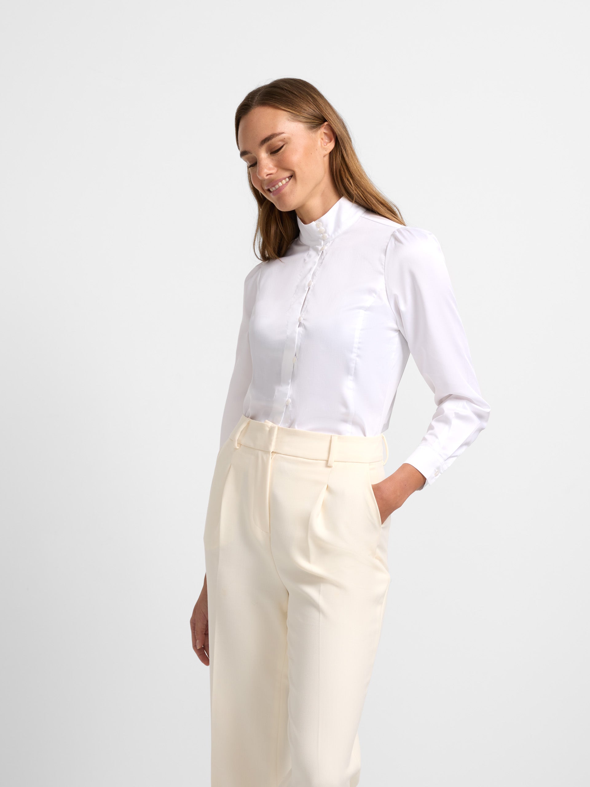 Chemise femme unique blanche col mao