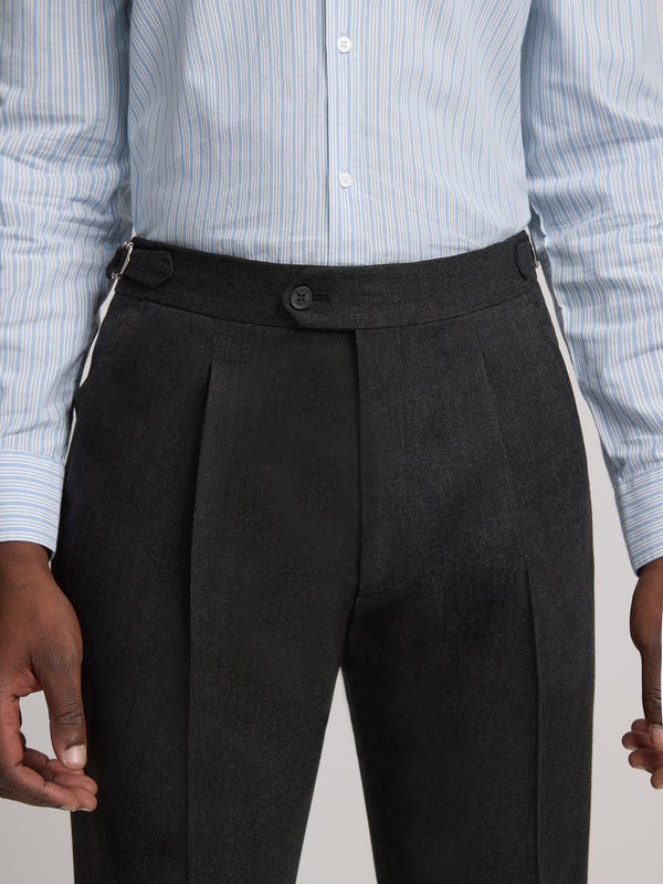 Pantalon de costume plissé gris foncé