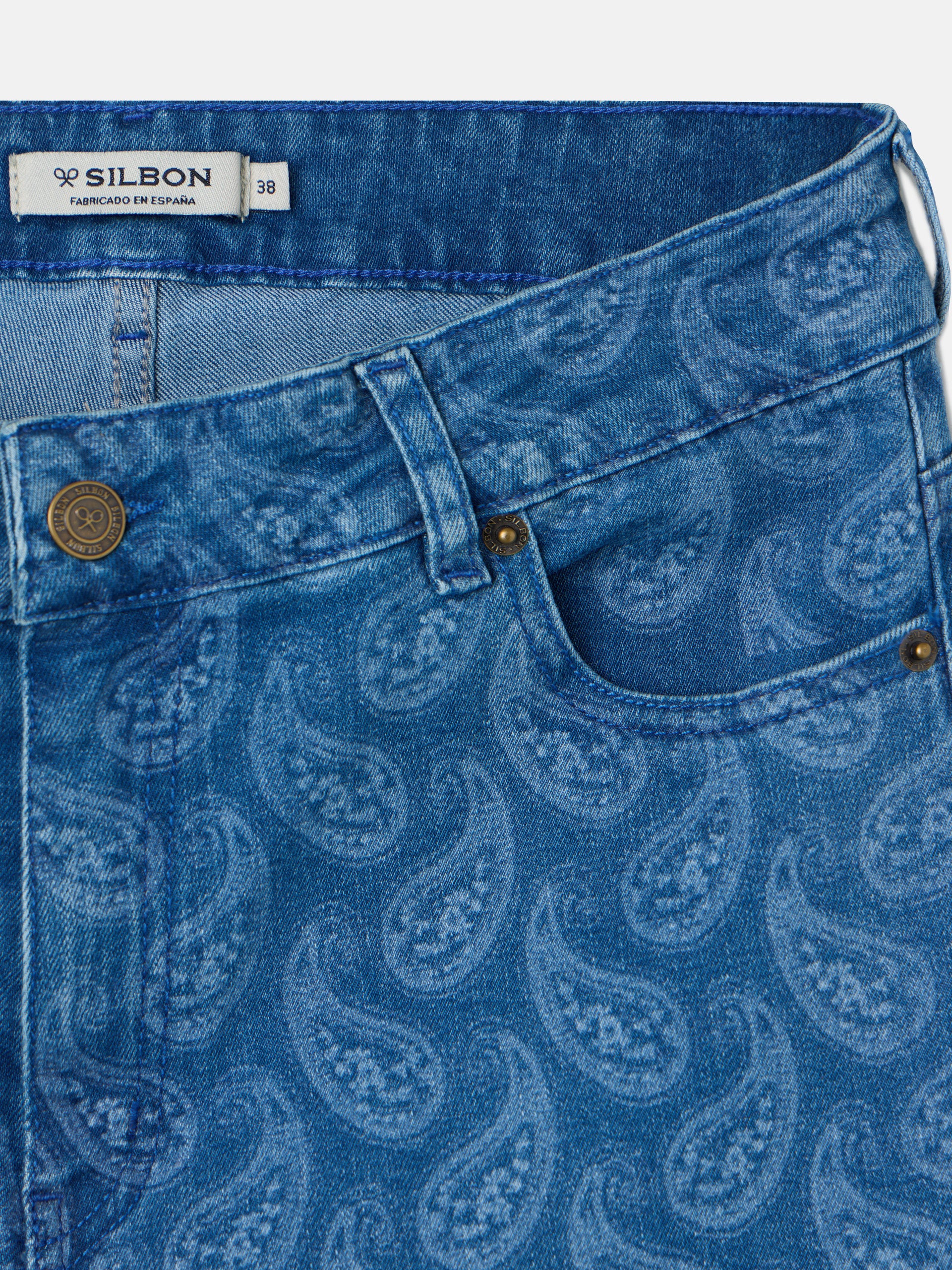 Pantalon denim estampado cachemir