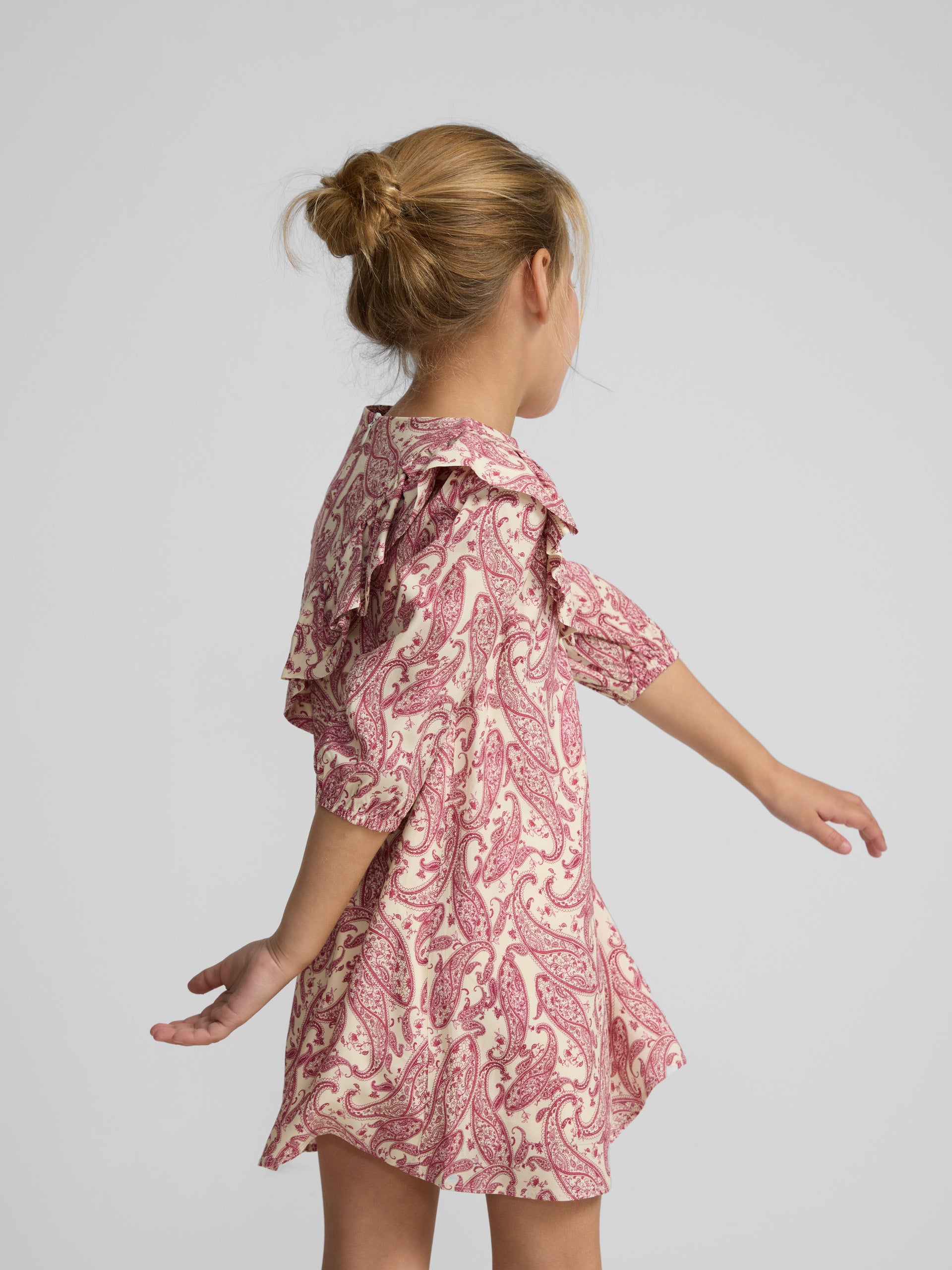 Vestido girl volante estampado cachemir rosa