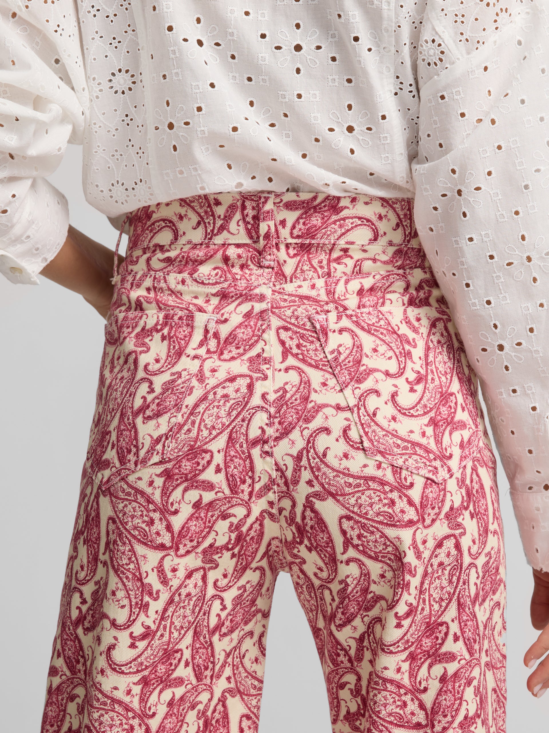 Pantalon demin estampado cachemir rosa