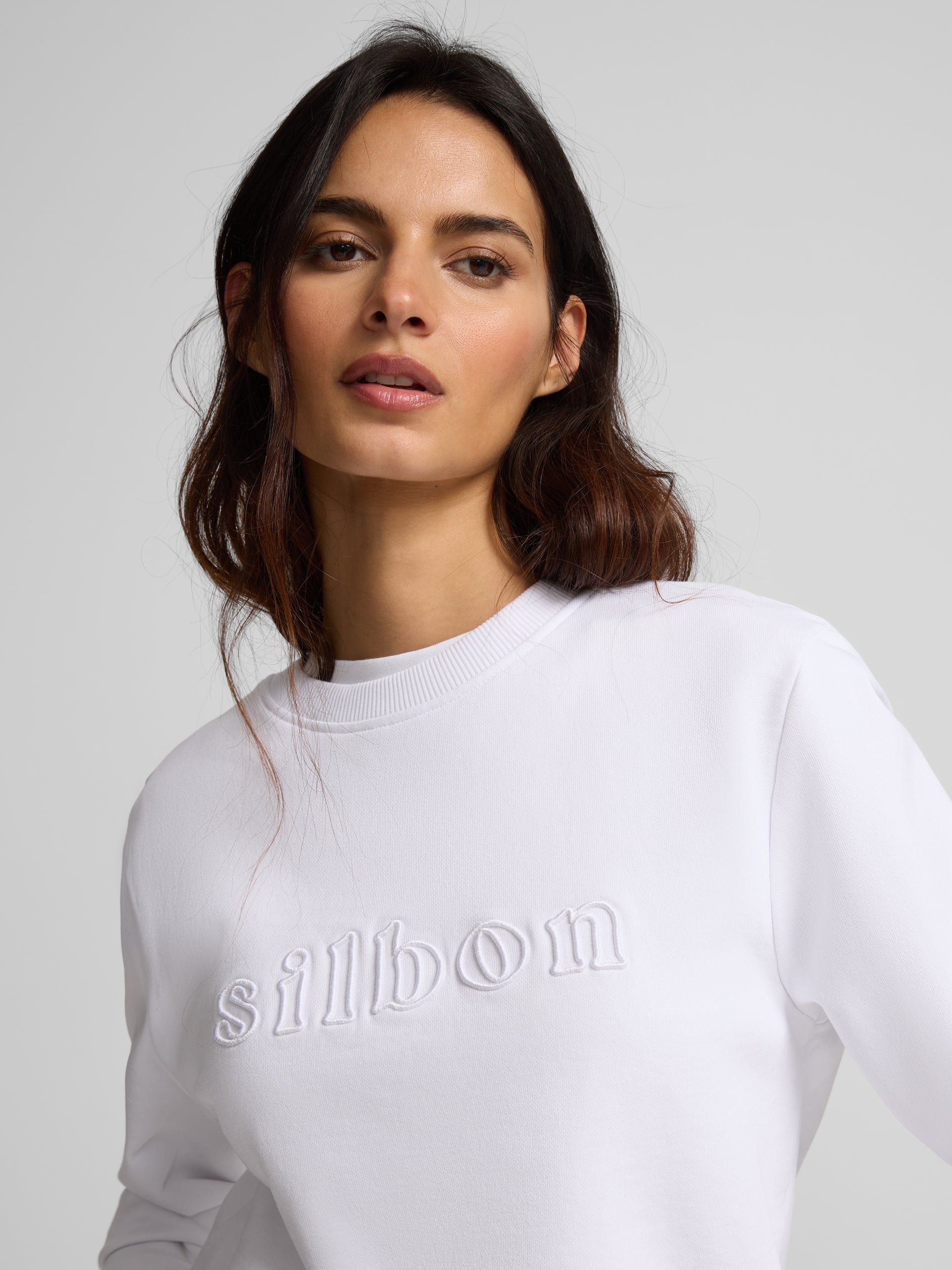 Sudadera woman bordado silbon blanca