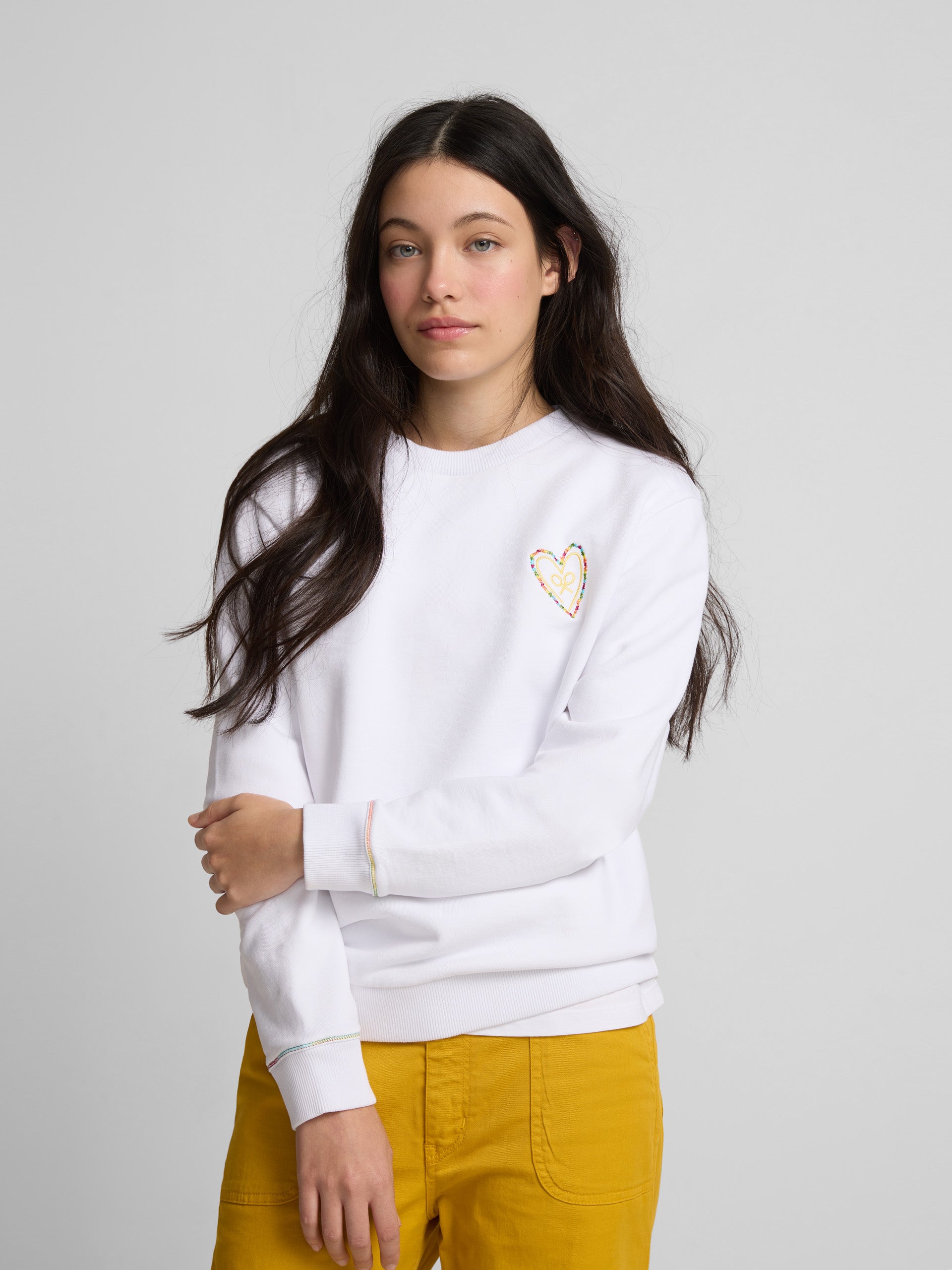 Sudadera woman corazon bordado blanca