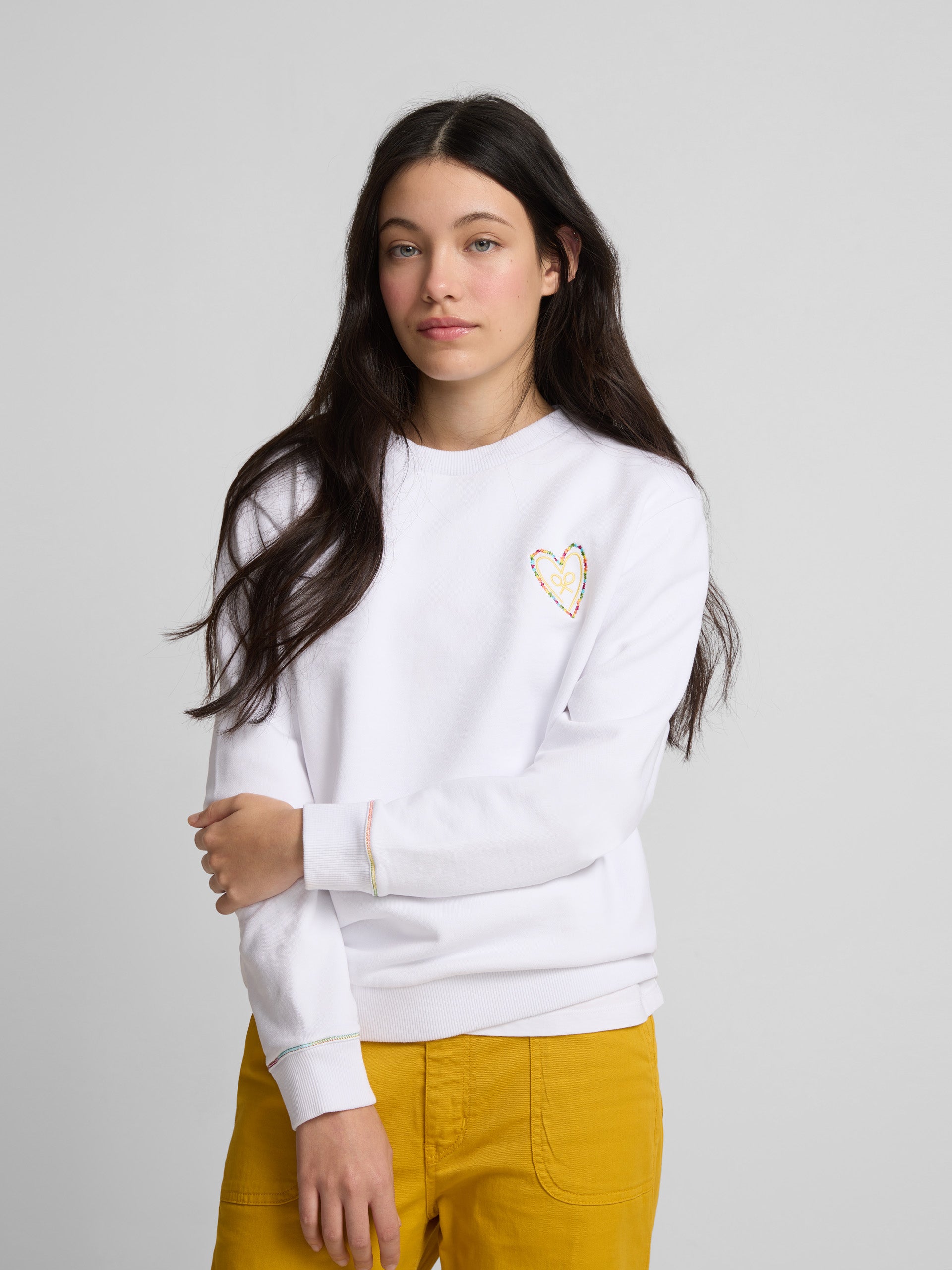 Sudadera woman corazon bordado blanca