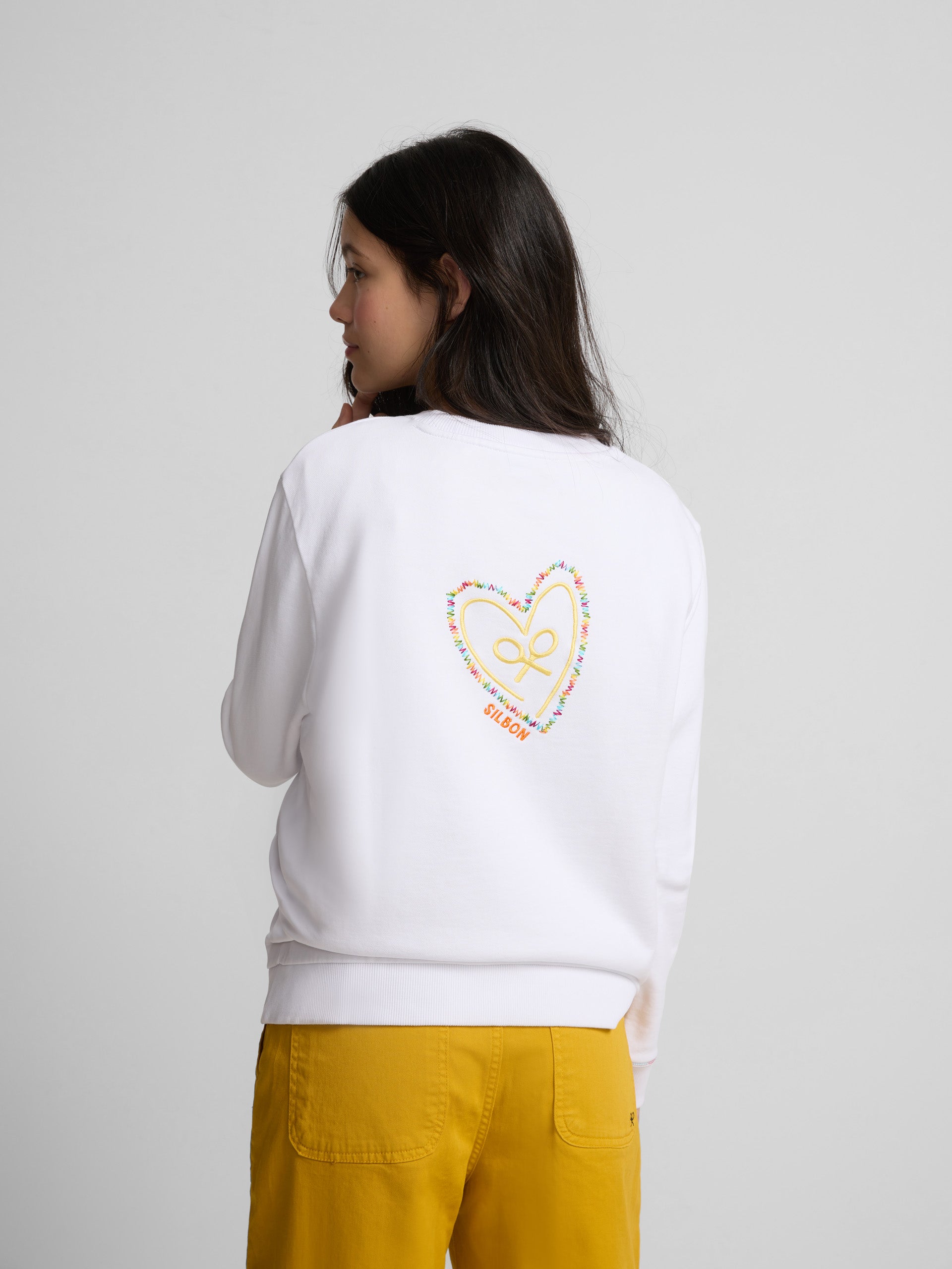 Sudadera woman corazon bordado blanca