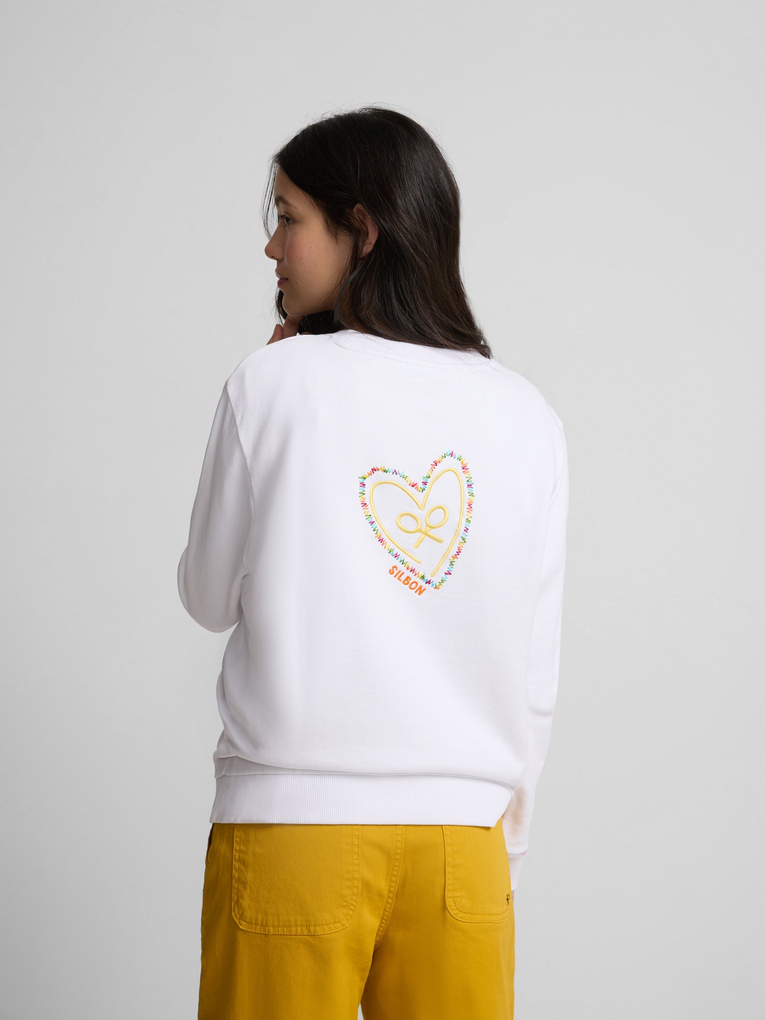 Sudadera woman corazon bordado blanca