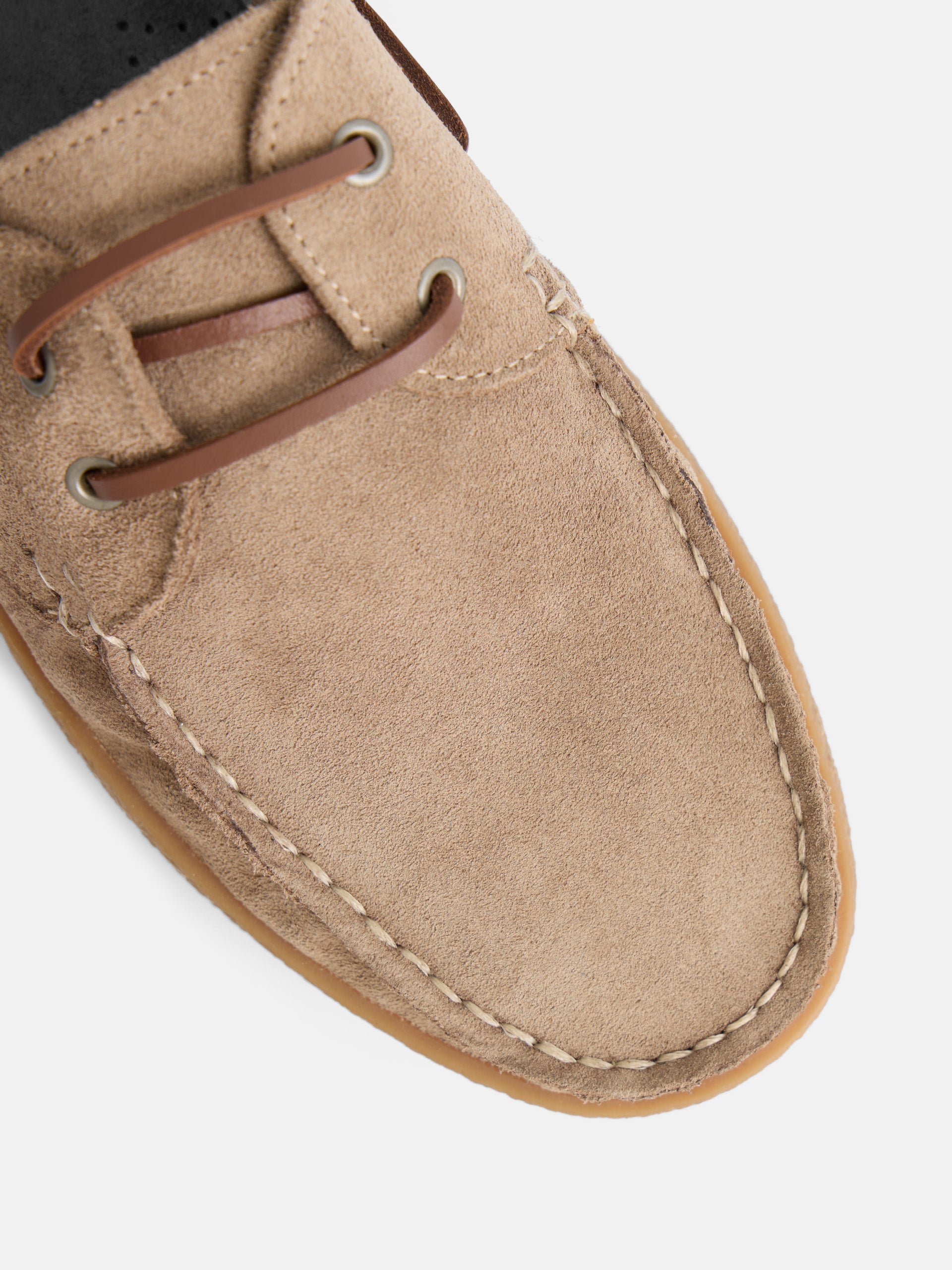 Zapato sport nautico ante beige