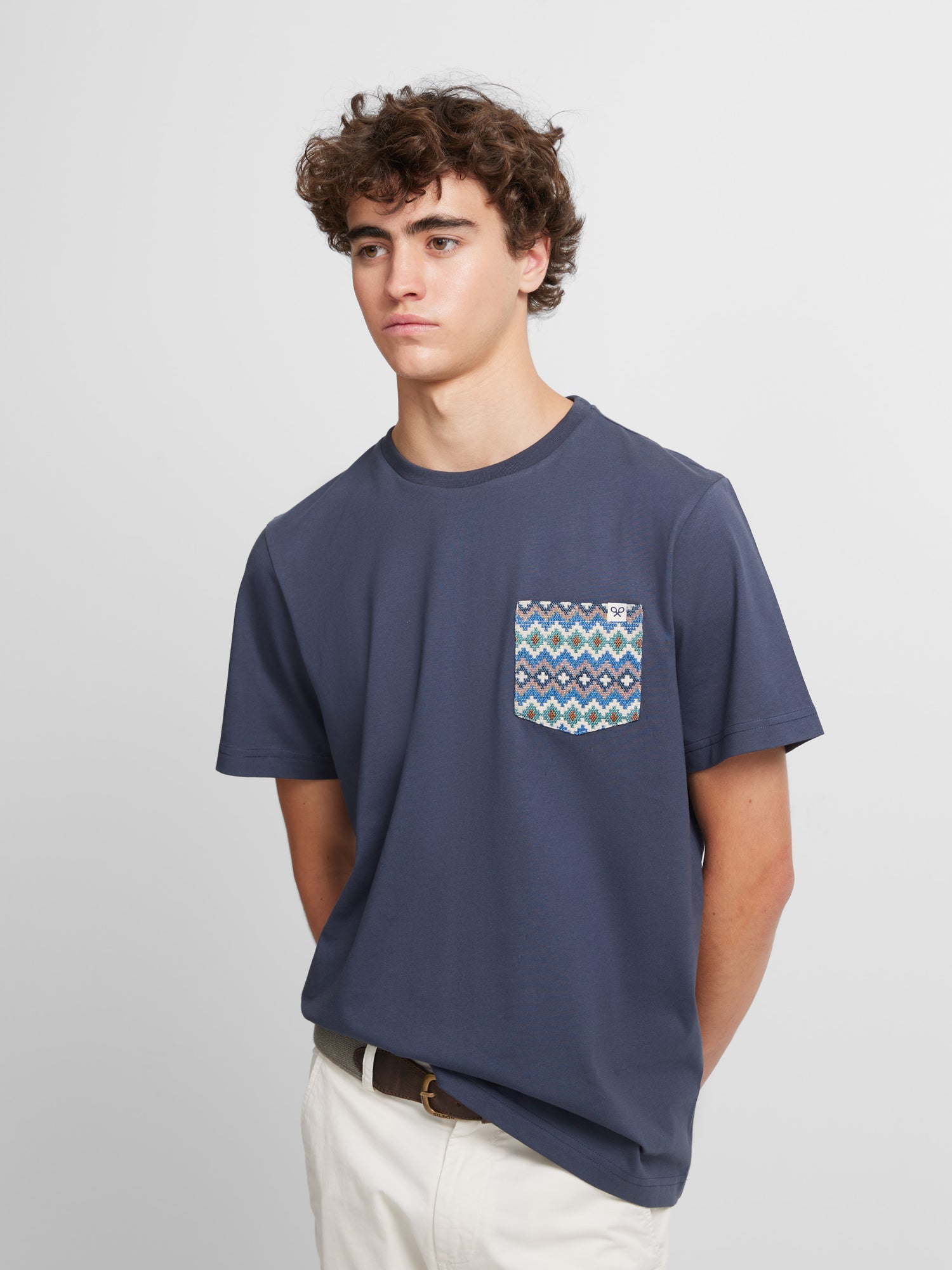 Camiseta bolsillo etnico azul marino