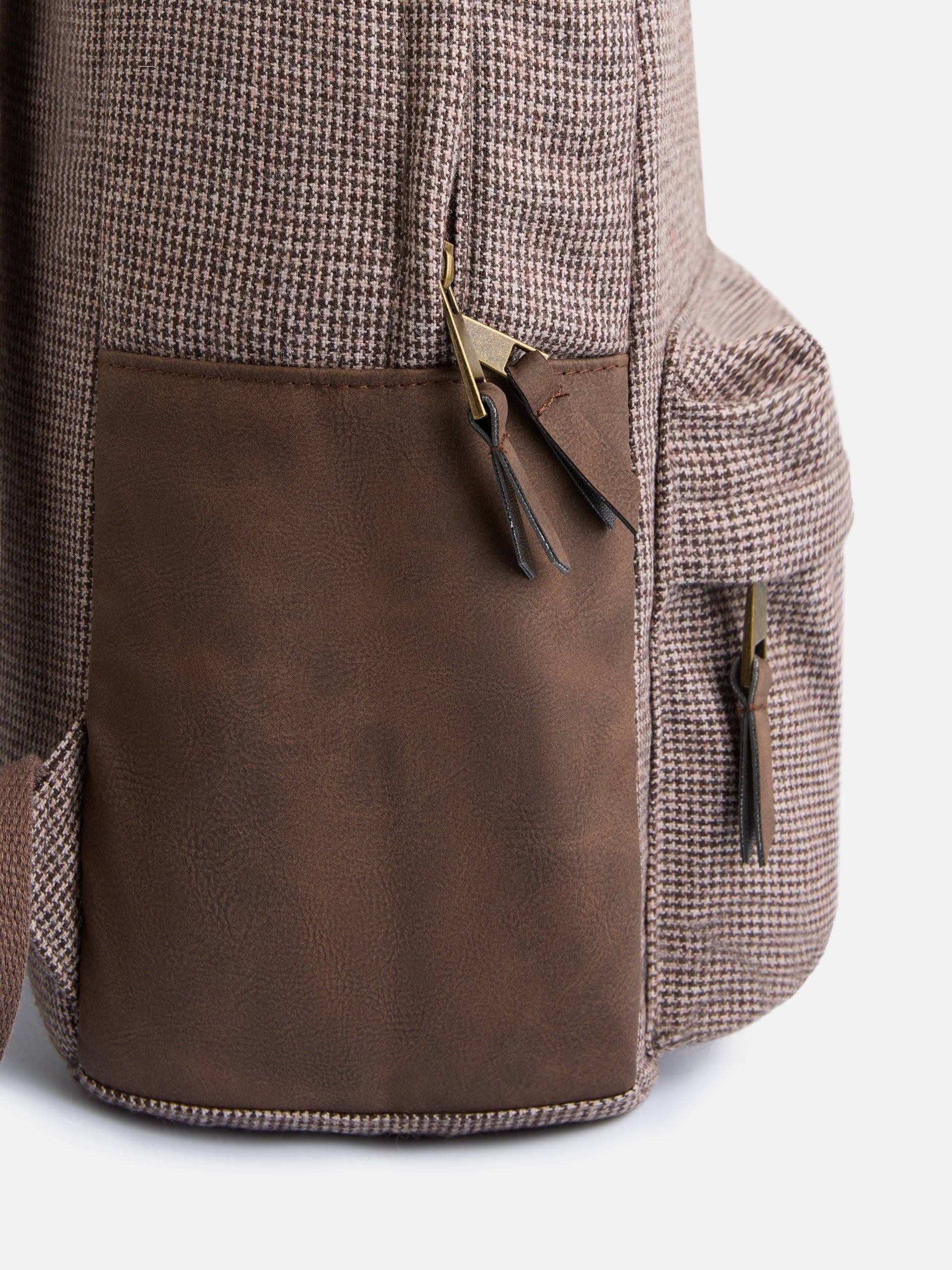 Mochila casual detalle piel marron