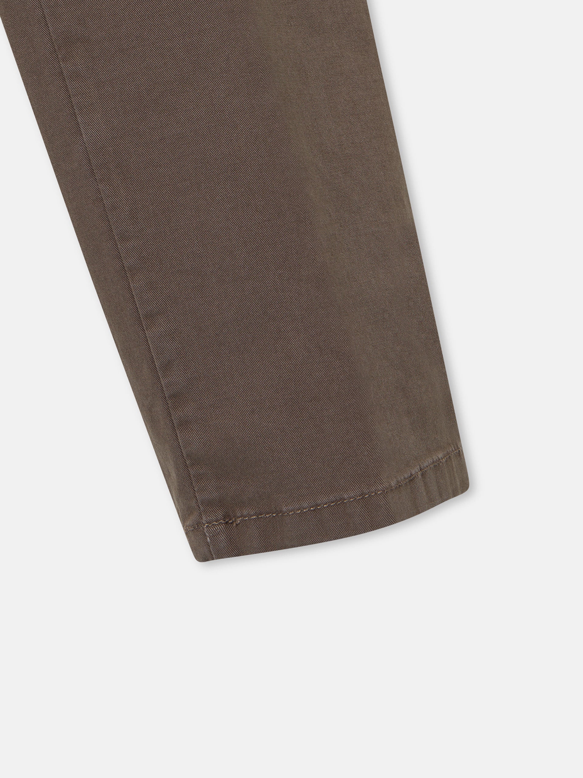 Pantalon sport chino pinza marron