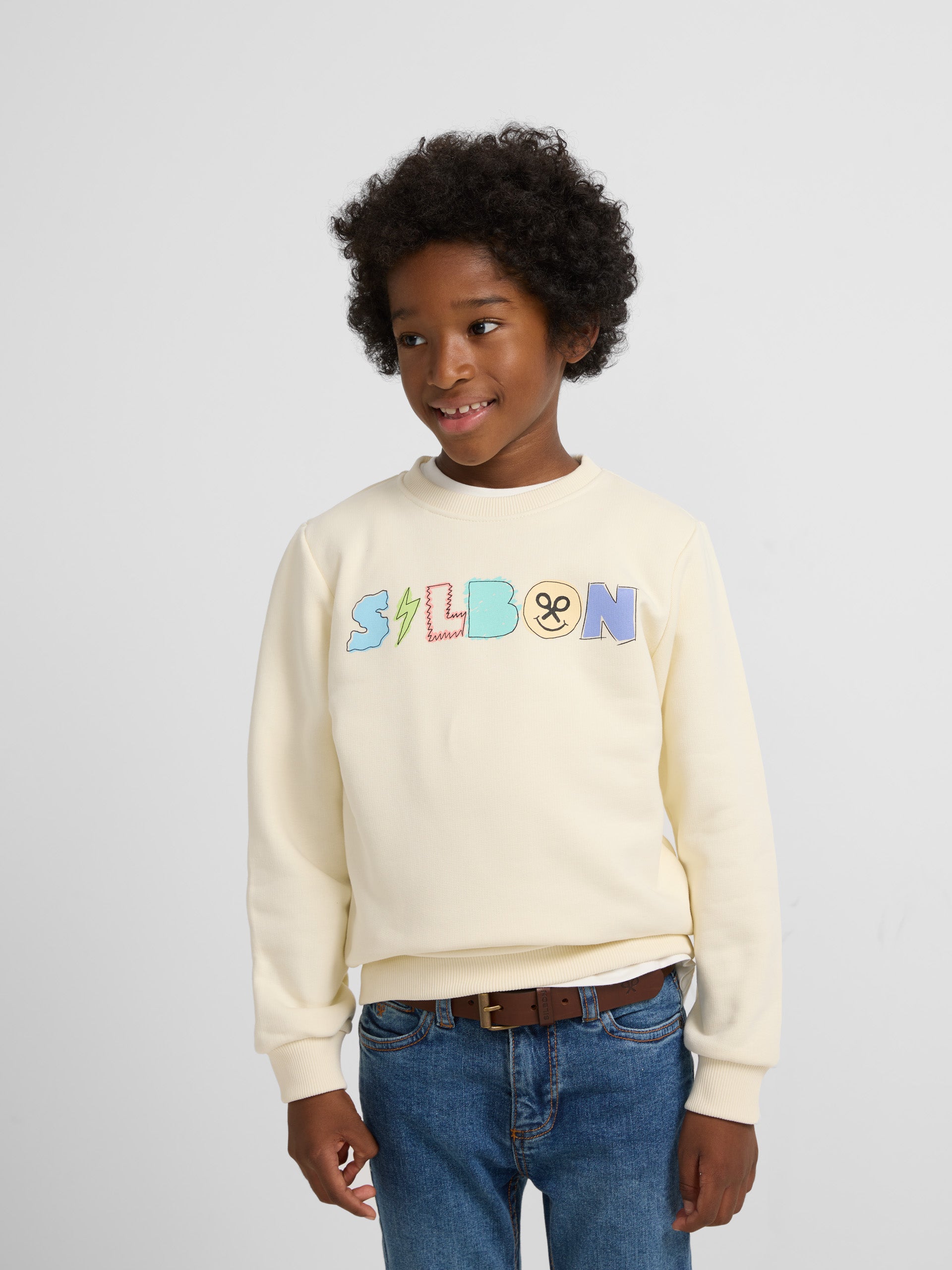 Sudadera kids letras sketch crema