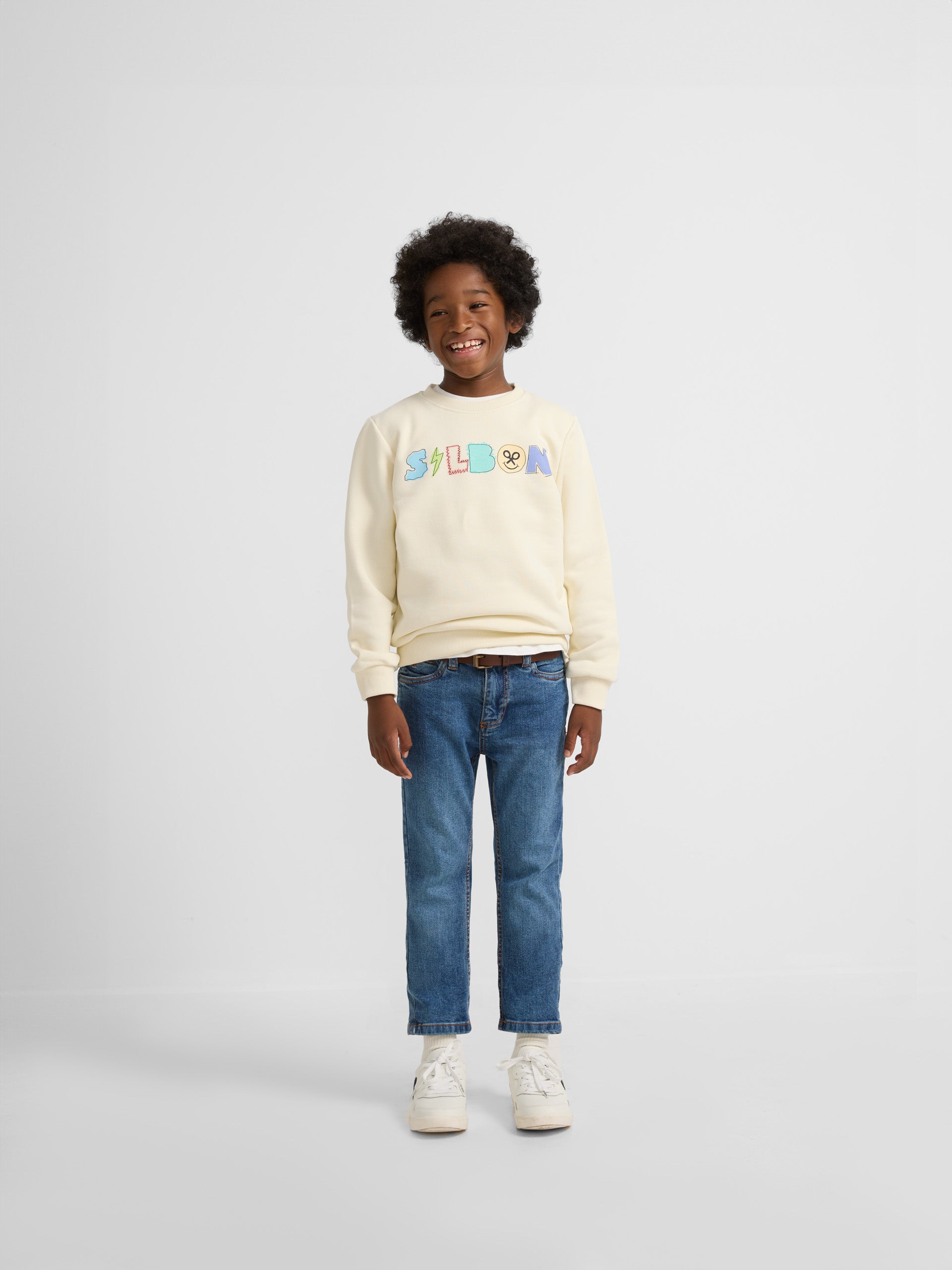 Sudadera kids letras sketch crema