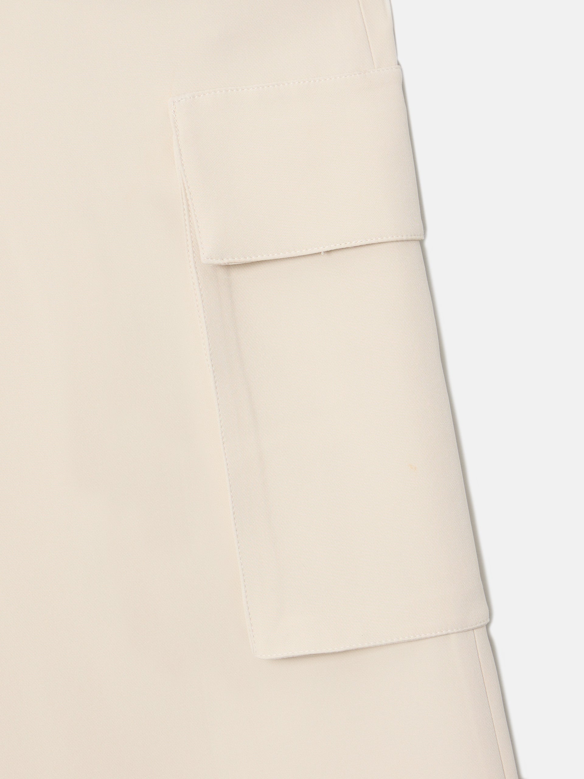 Pantalon vestir cargo beige