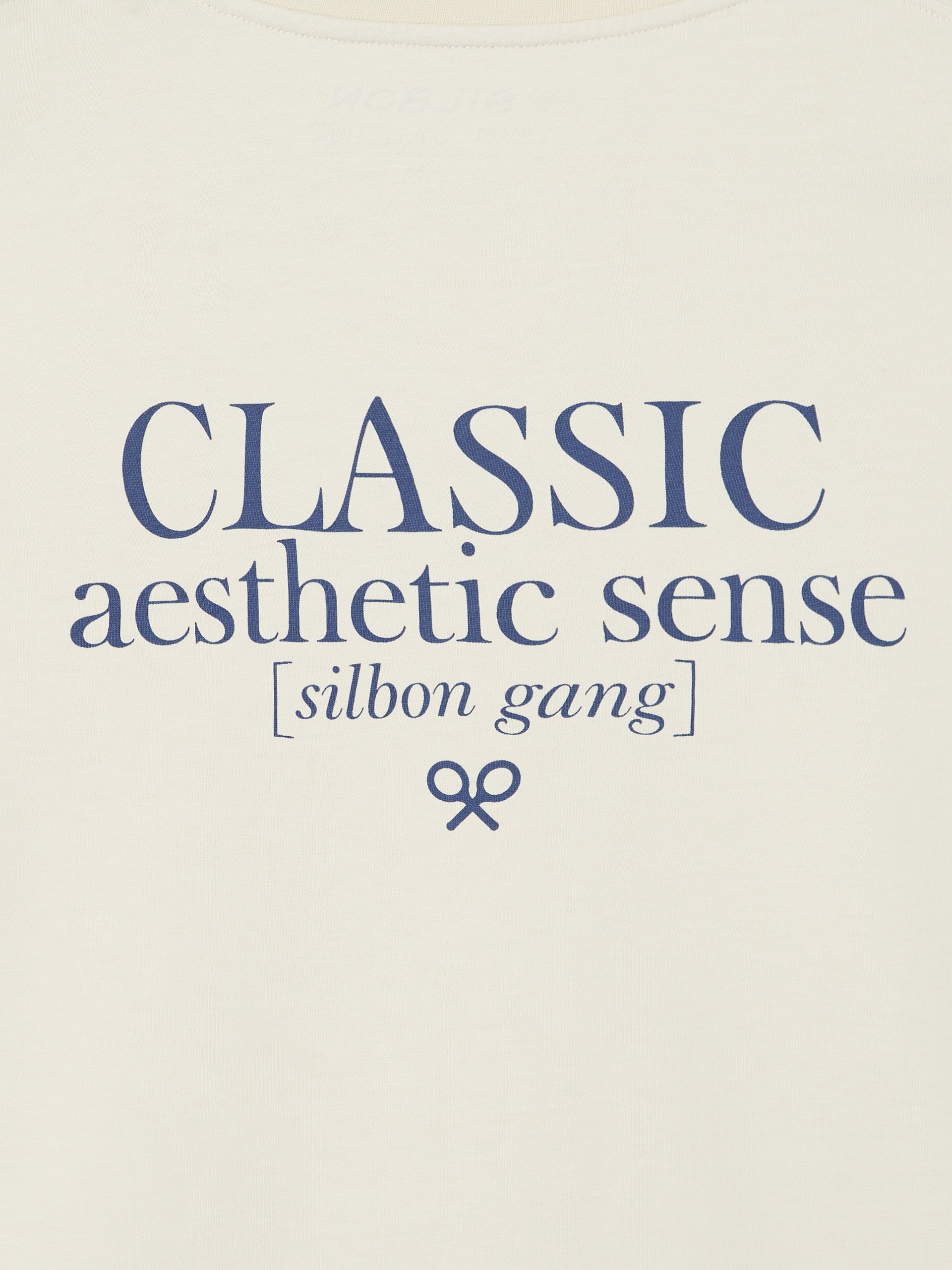 Camiseta special fit aesthetic sense crema