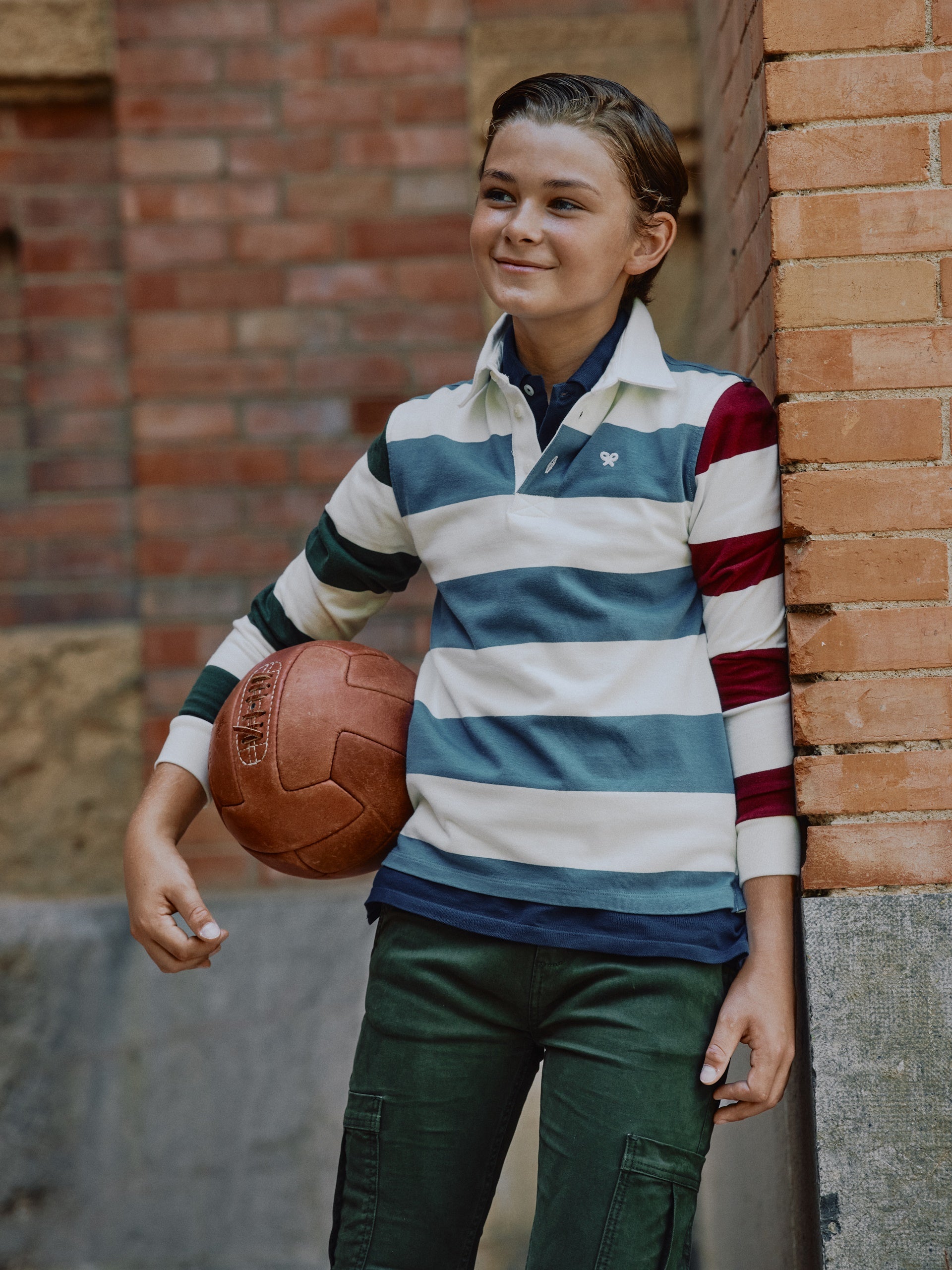 Classic kids polo shirt with multicoloured mid stripe